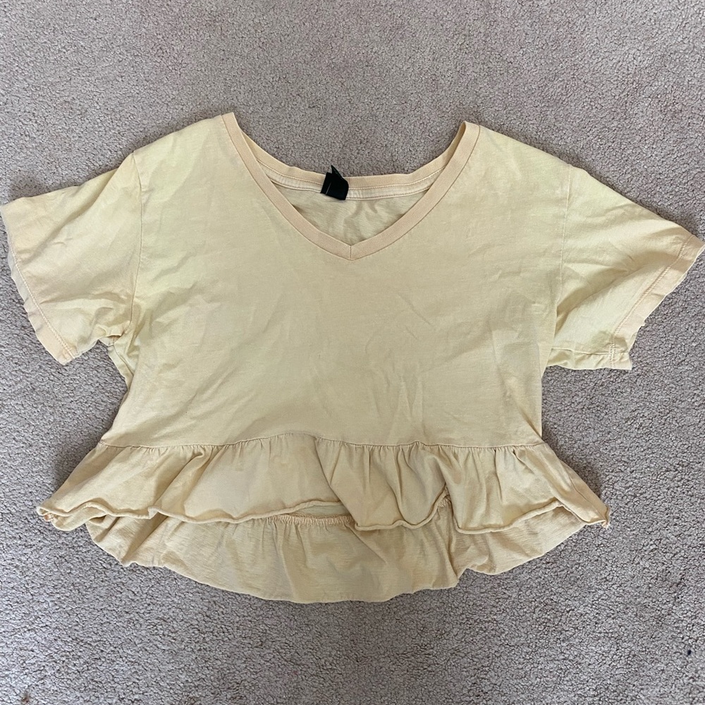 WILD FABLE SMALL LIGHT ORANGE V NECK CROP TOP